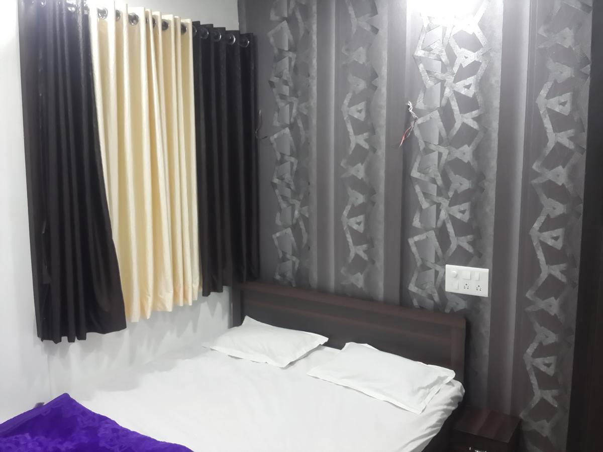 Hotel Holiday Era Opposite Railway Station 아우랑가바드 외부 사진
